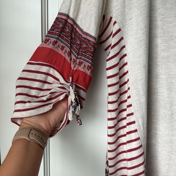 Democracy Cream and Red Paisley Patterned Blouse medium - Picture 3 of 5